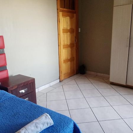 Ebony Guest House Претория Экстерьер фото