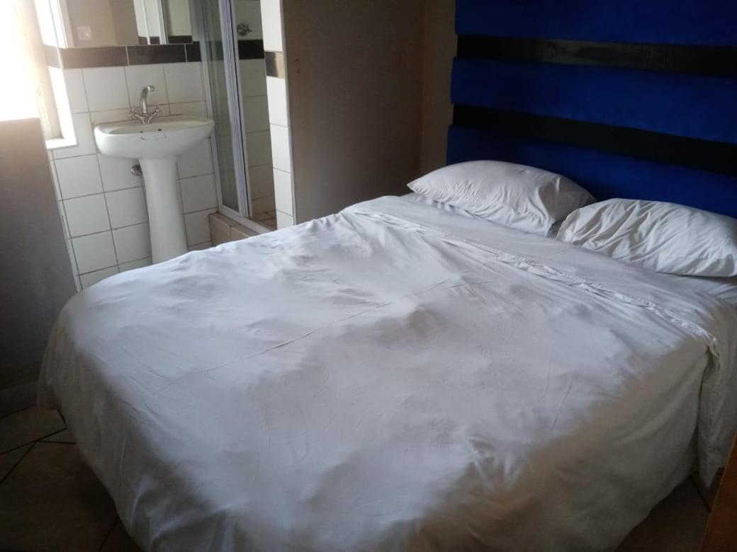 Ebony Guest House Претория Экстерьер фото