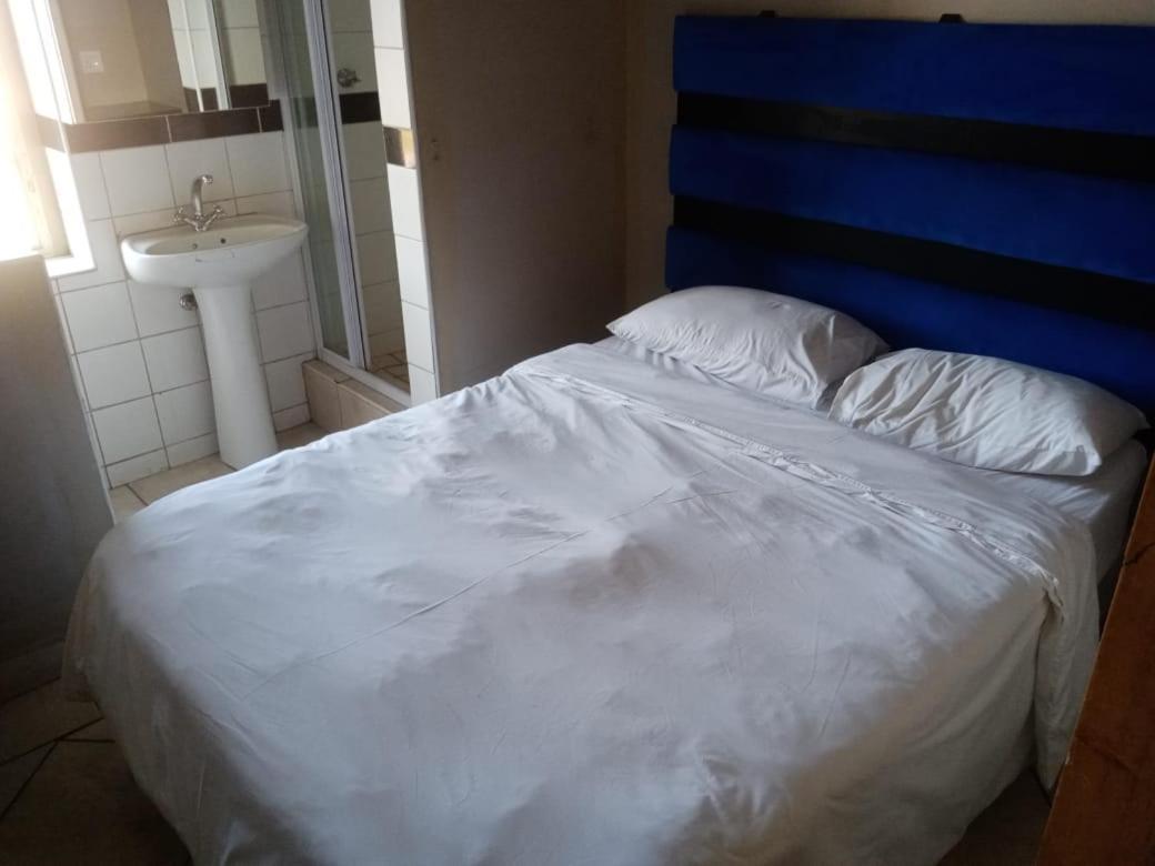 Ebony Guest House Претория Экстерьер фото