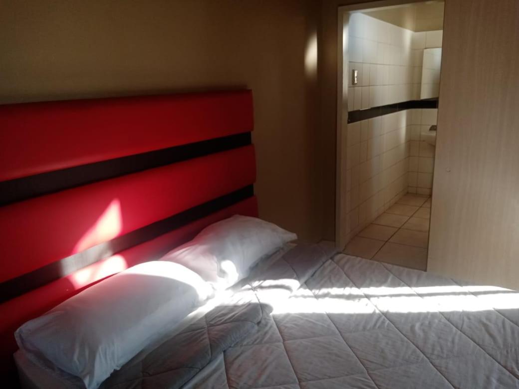 Ebony Guest House Претория Экстерьер фото