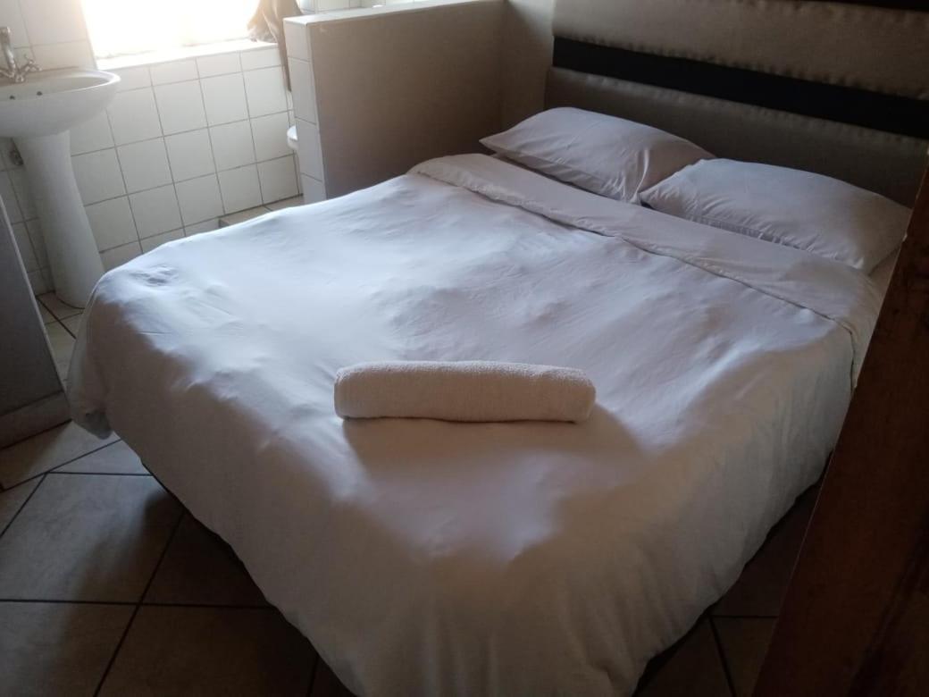 Ebony Guest House Претория Экстерьер фото