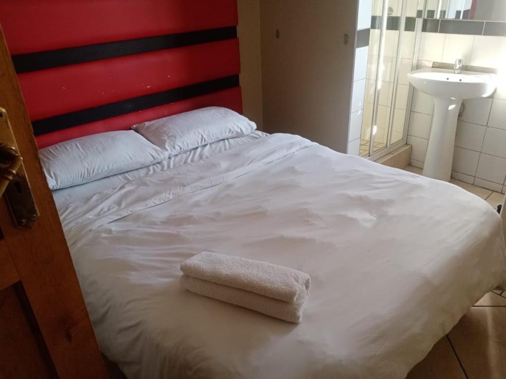 Ebony Guest House Претория Экстерьер фото