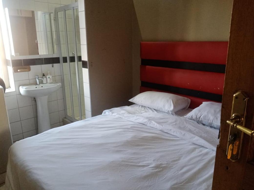 Ebony Guest House Претория Экстерьер фото